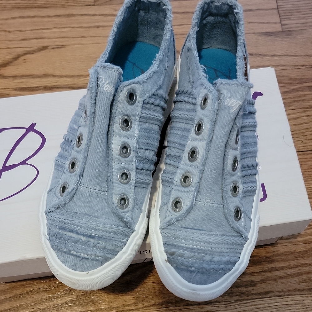 Blowfish Sky Blue Canvas Slip-Ons Sz 7